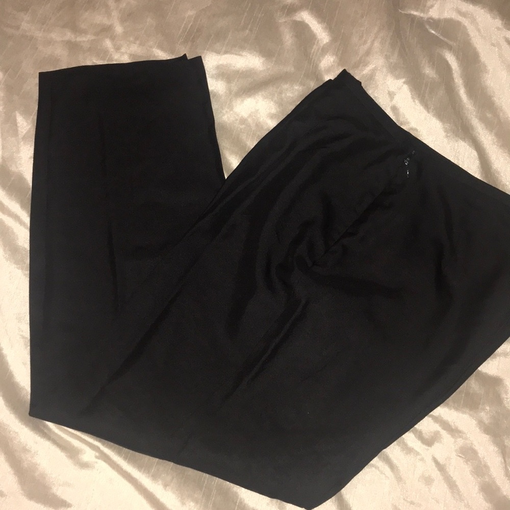 Ann Taylor Black Silk Slacks. Beautiful on!  ❤️